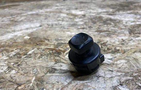 Infiniti G37 Steering wheel adjustment switch 