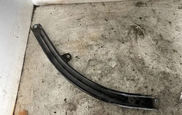 Iveco Daily 6th gen Headlight/headlamp mounting bracket