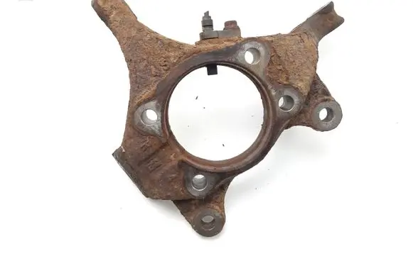 Toyota RAV 4 (XA30) Front wheel hub