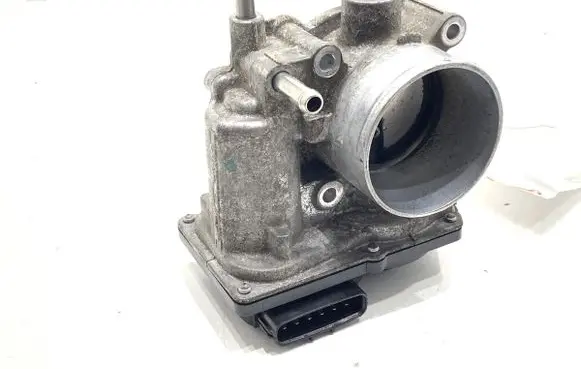 Toyota Auris E180 Engine shut-off valve 220300T110
