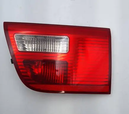 Tailgate rear/tail lights