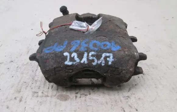 Volkswagen Golf V Front brake caliper