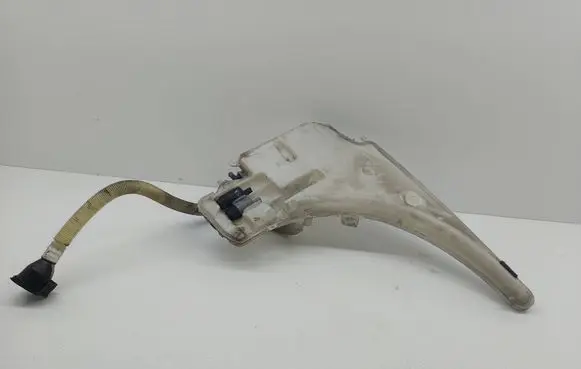 BMW 1 E81 E87 Windshield washer fluid reservoir/tank 7124231