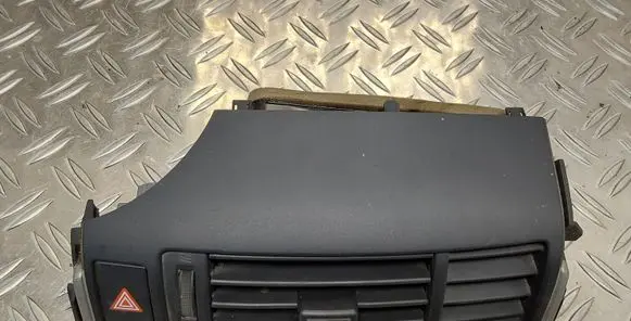 Toyota Verso Dash center air vent grill 556700F030 556700F060