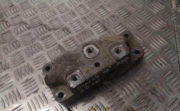 Skoda Superb B6 (3T) Gearbox mounting bracket 1k0199117
