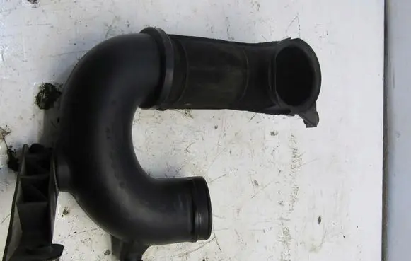 Jeep Cherokee Air intake hose/pipe 52022358AC