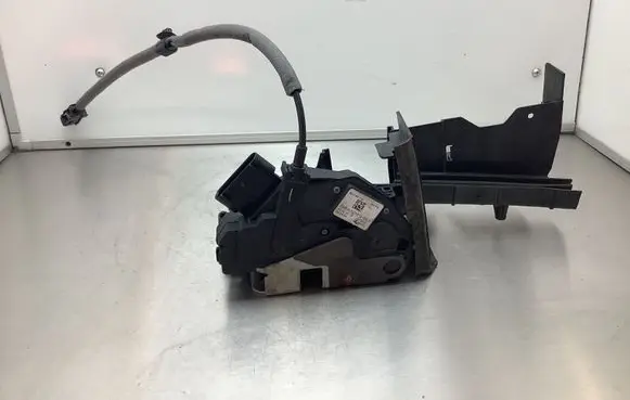 Ford Focus Front door lock 921760104 BM5AA21812BE