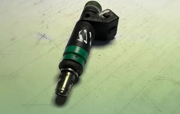 Ford Fiesta Fuel injector 98MFBB