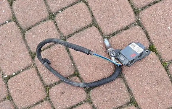Opel Combo E Lambda probe sensor 9811207180