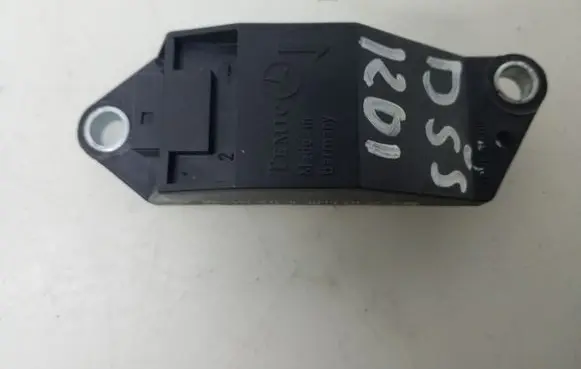Mercedes-Benz CLS C219 Airbag deployment crash/impact sensor A0018209326