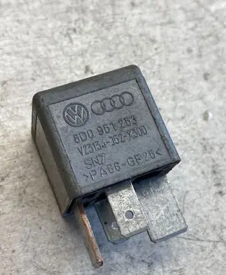 Audi A2 Other relay 8d0951253