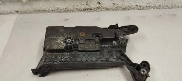 Battery tray
