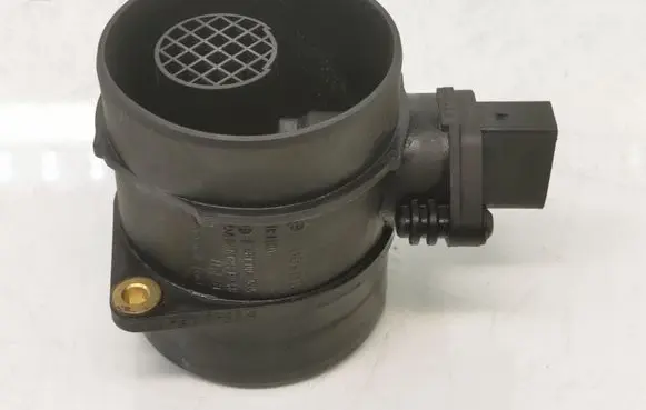 Mercedes-Benz E W211 Mass air flow meter A6460940048 0281002535 A0041533228