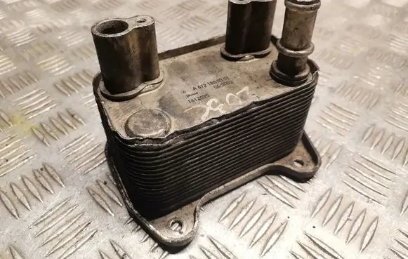 Mercedes-Benz C W203 Gearbox / Transmission oil cooler 6121880301