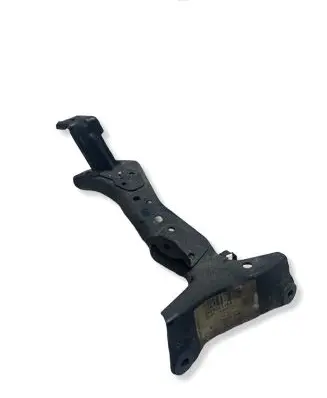 Audi A3 S3 8V Fender mounting bracket 8V0821135A 20211027