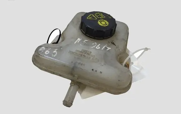 Mazda 5 Brake fluid reservoir C23643550 K1900