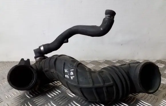 Audi A6 S6 C4 4A Air intake hose/pipe 4A0145747A