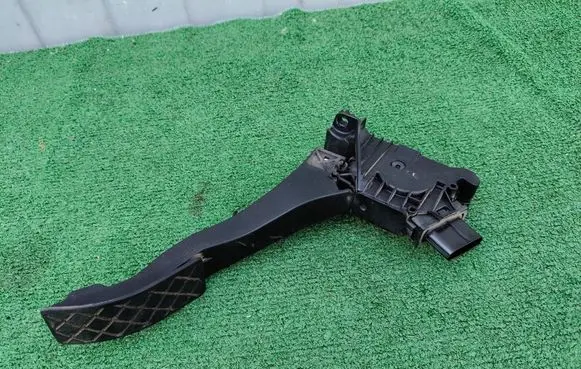 Volkswagen T-Roc Accelerator throttle pedal 5Q1723503L