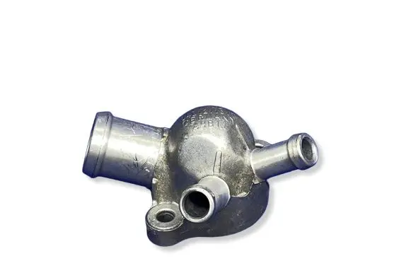 Volkswagen PASSAT B8 Engine coolant pipe/hose 04L121131T