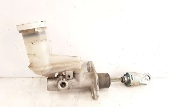 Mitsubishi Pajero Clutch master cylinder