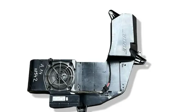 Audi A4 S4 B7 8E 8H Subwoofer speaker 8E9035382E