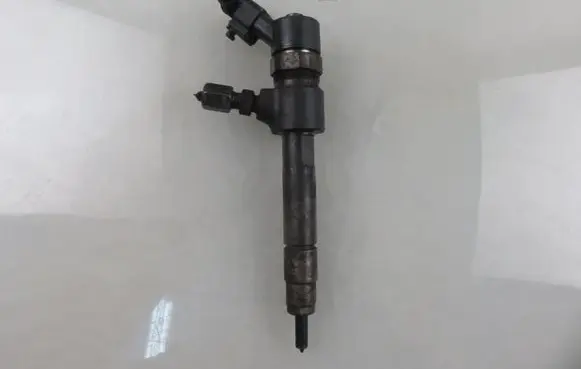 Opel Zafira B Fuel injector 0445110276