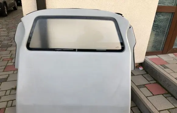 Chrysler Voyager Trunk separation 43R000471