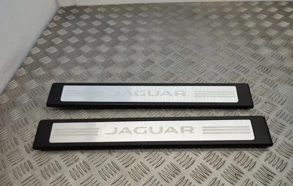Jaguar XF X250 Front sill trim cover 8X2313200AF 8X2313201AF