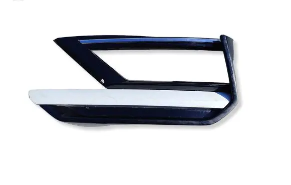 Volkswagen Tiguan Front bumper lower grill 5NA853665E
