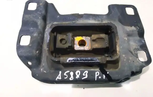 Ford Focus Engine mount bracket 349311a