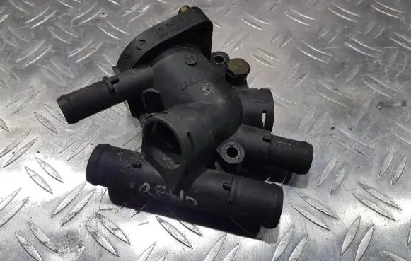 Renault Scenic I Engine coolant pipe/hose 8200065390