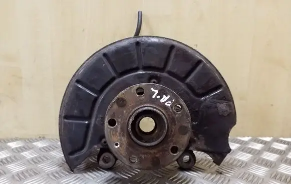 Volkswagen Scirocco Front wheel hub