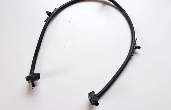 Volvo V60 Windshield washer spray nozzle 