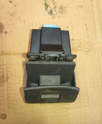 Renault Espace - Grand espace IV Hand parking brake switch 8200550545