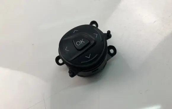 Ford C-MAX I Steering wheel buttons/switches AM5T14K147AA