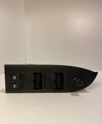 Suzuki Grand Vitara II Electric window control switch 64J203276T