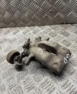 Opel Zafira A Rear brake caliper