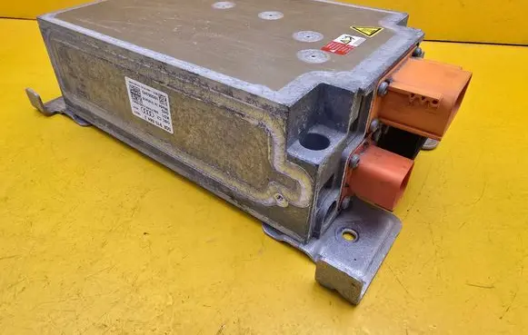 Audi e-tron Hybrid / electric car battery 5QE915684J