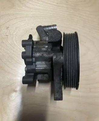Mercedes-Benz C W204 Power steering pump A0054668201 7693955149