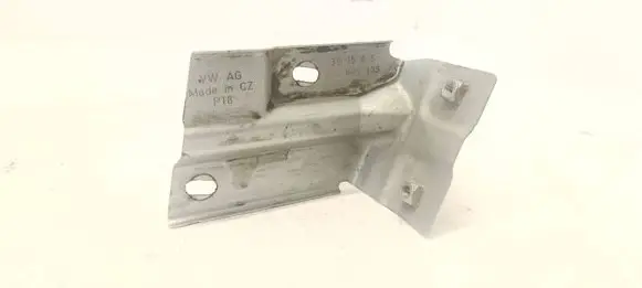 Volkswagen Caddy Fender mounting bracket 2K5821135