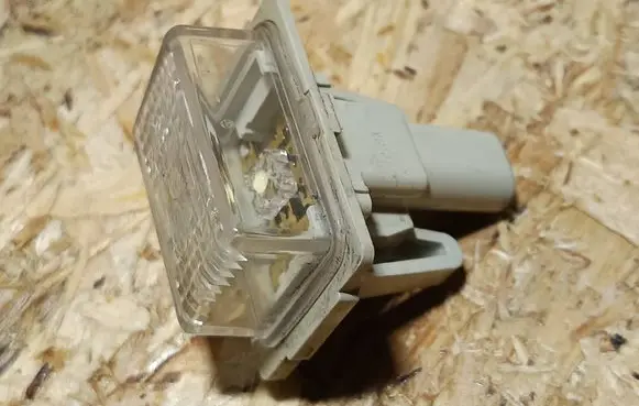 Mercedes-Benz C W204 Number plate light 2218200856