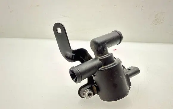Volkswagen Golf VIII Electric auxiliary coolant/water pump 5Q0906457K