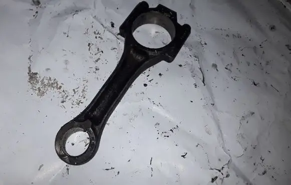 Skoda Octavia Mk2 (1Z) Connecting rod/conrod 0386