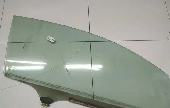 Toyota Auris 150 Front door window glass four-door AS2