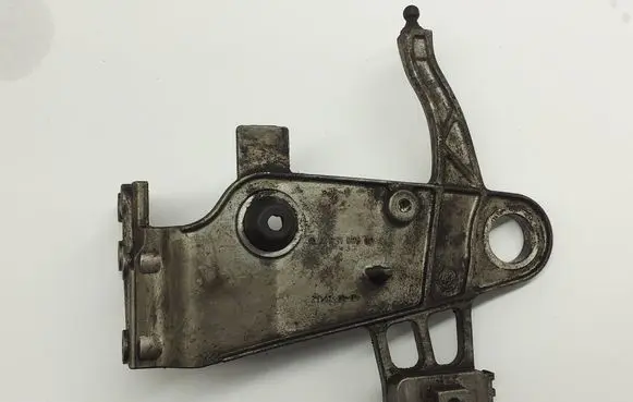 Mercedes-Benz E W212 Air filter cleaner box bracket assembly A6510900041 211420101