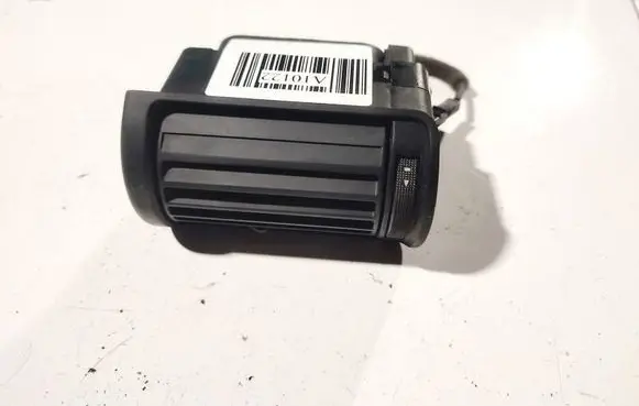 Audi A4 S4 B5 8D Dash center air vent grill 8d1820902b