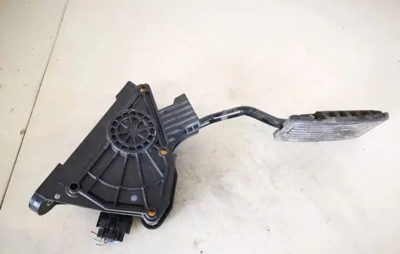 Honda CR-V Accelerator throttle pedal