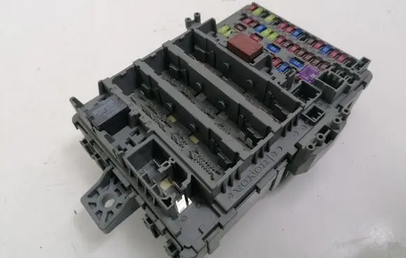 Honda CR-V Fuse box set T1EE220