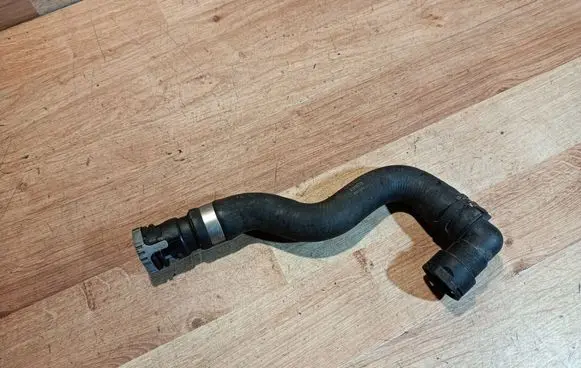 Volvo V40 Engine coolant pipe/hose 31319129