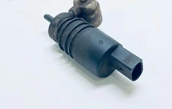 Skoda Superb B6 (3T) Windscreen/windshield washer pump 1K6955651